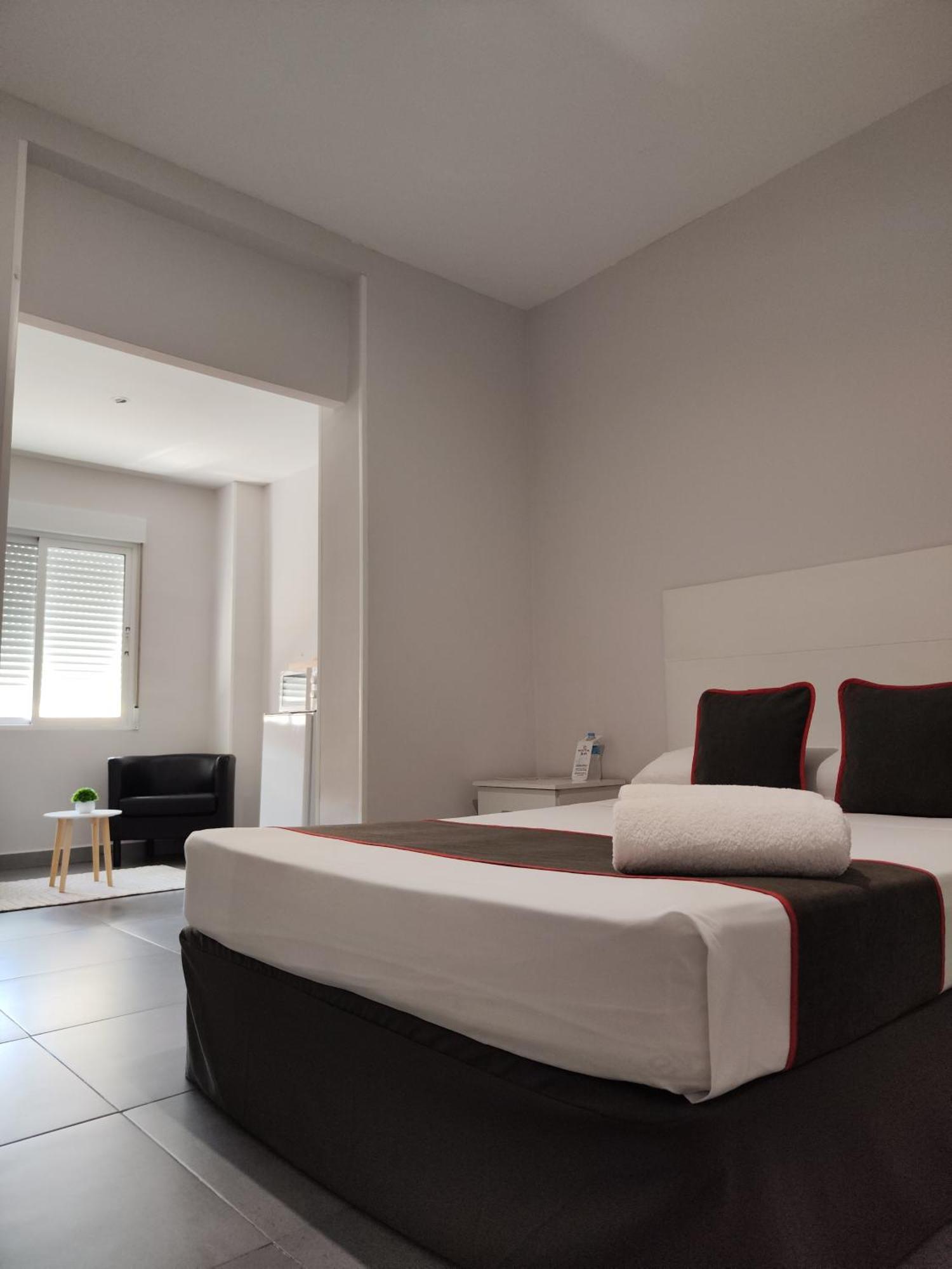 Hostal Jireh Alicante Exterior photo